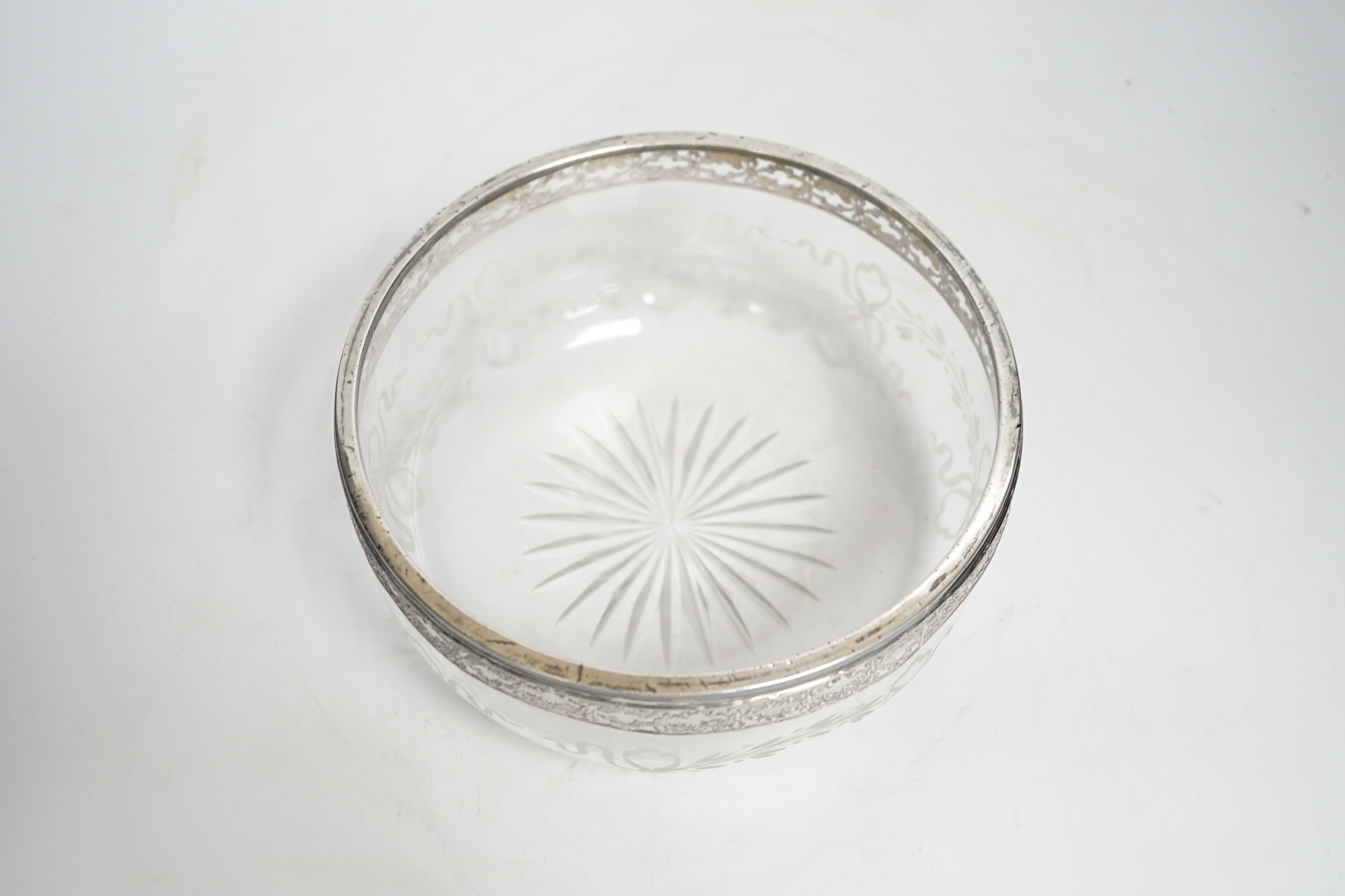 A white metal mounted etched glass bowl, 18cm